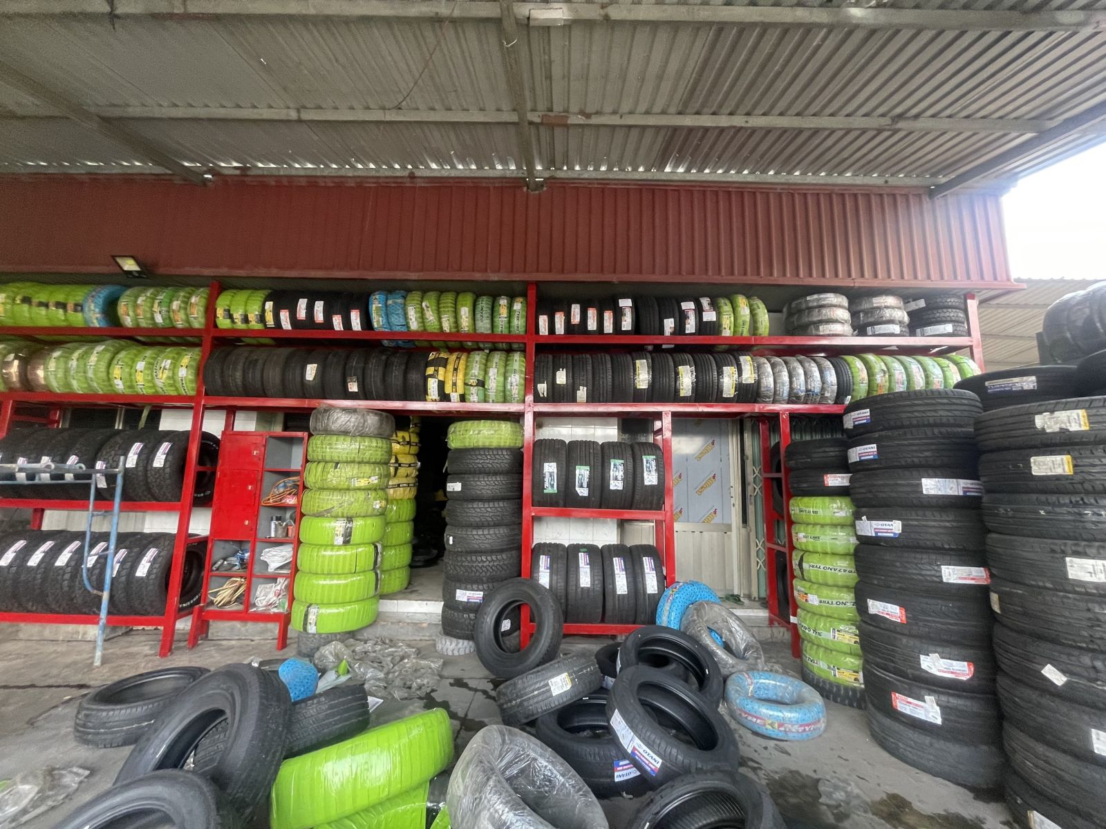 ĐỊA CHỈ THAY LỐP XE Ô TÔ ( VỎ) UY TÍN TẠI BÌNH DƯƠNG